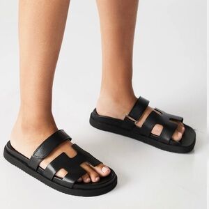 Steve Madden- MAYVEN BLACK LEATHER Sandal